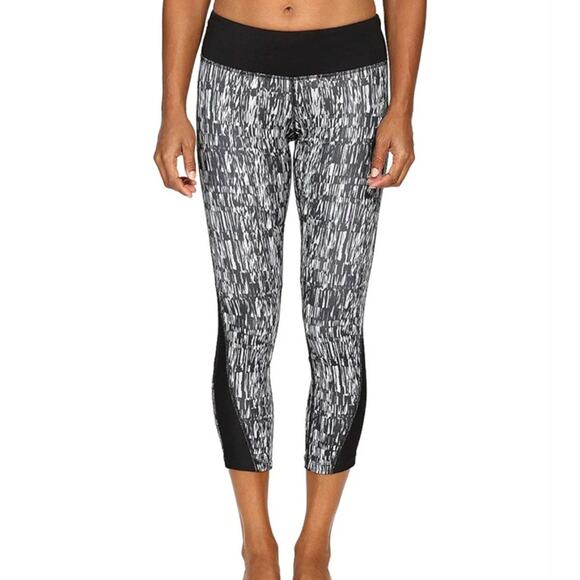 Nike Dri-Fit Womens Leggings Capri Running Patterned Stripes Black Gray Small - Picture 1 of 14